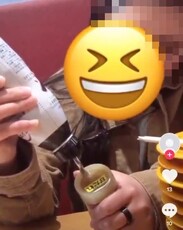 スシローで甘だれに醤油混ぜる動画に批判 撮影者は「めっちゃお得やん