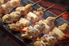 焼き鳥の 塩派vsタレ派 抗争 いよいよ決着 新たな第三勢力も モバゲーリサーチ 焼き鳥の 塩派vsタレ派 抗争 いよいよ決着 新たな第三勢力も モバゲーリサーチ